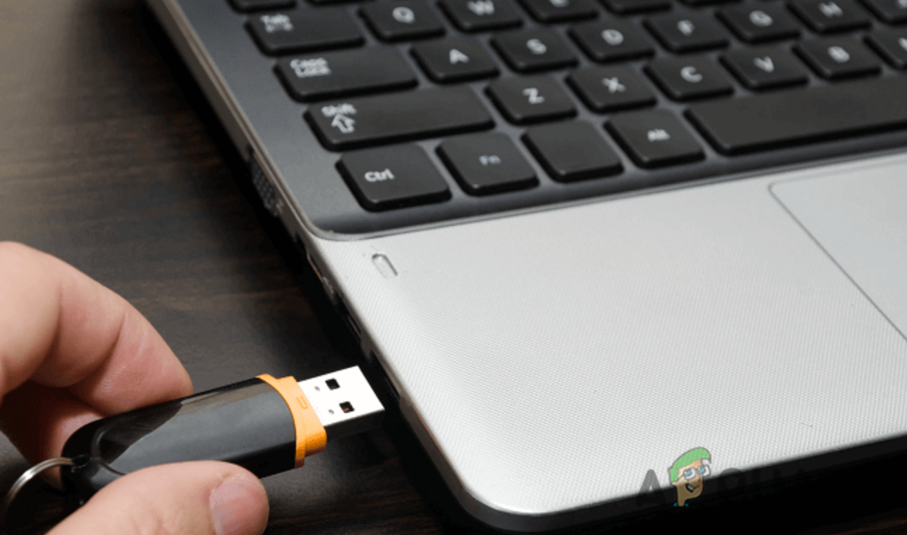 Insert the USB stick into the PC