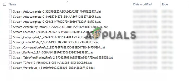 Deleting all RoamCache files in outlook