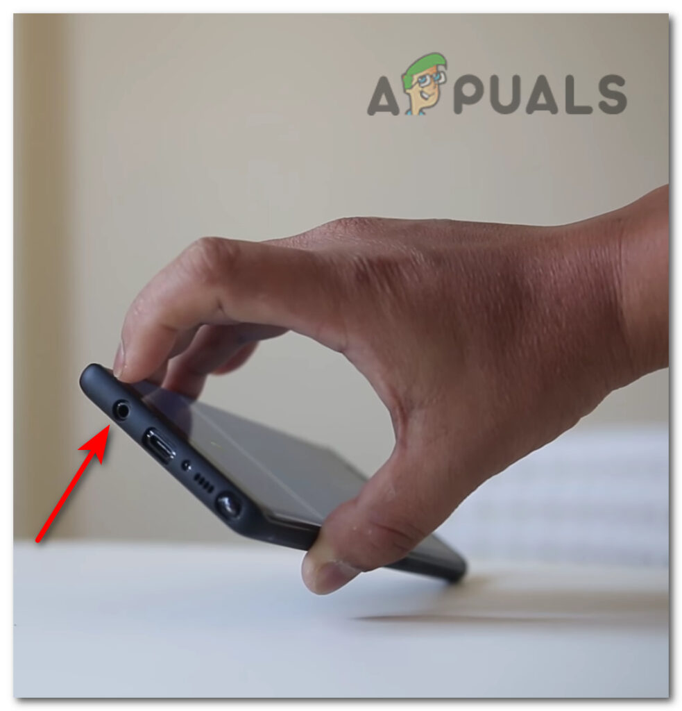 Clean headphone port