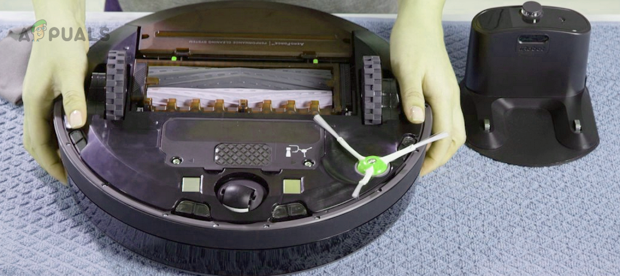 Clean the Charging Points of the Roobma Robot and its Charging Base