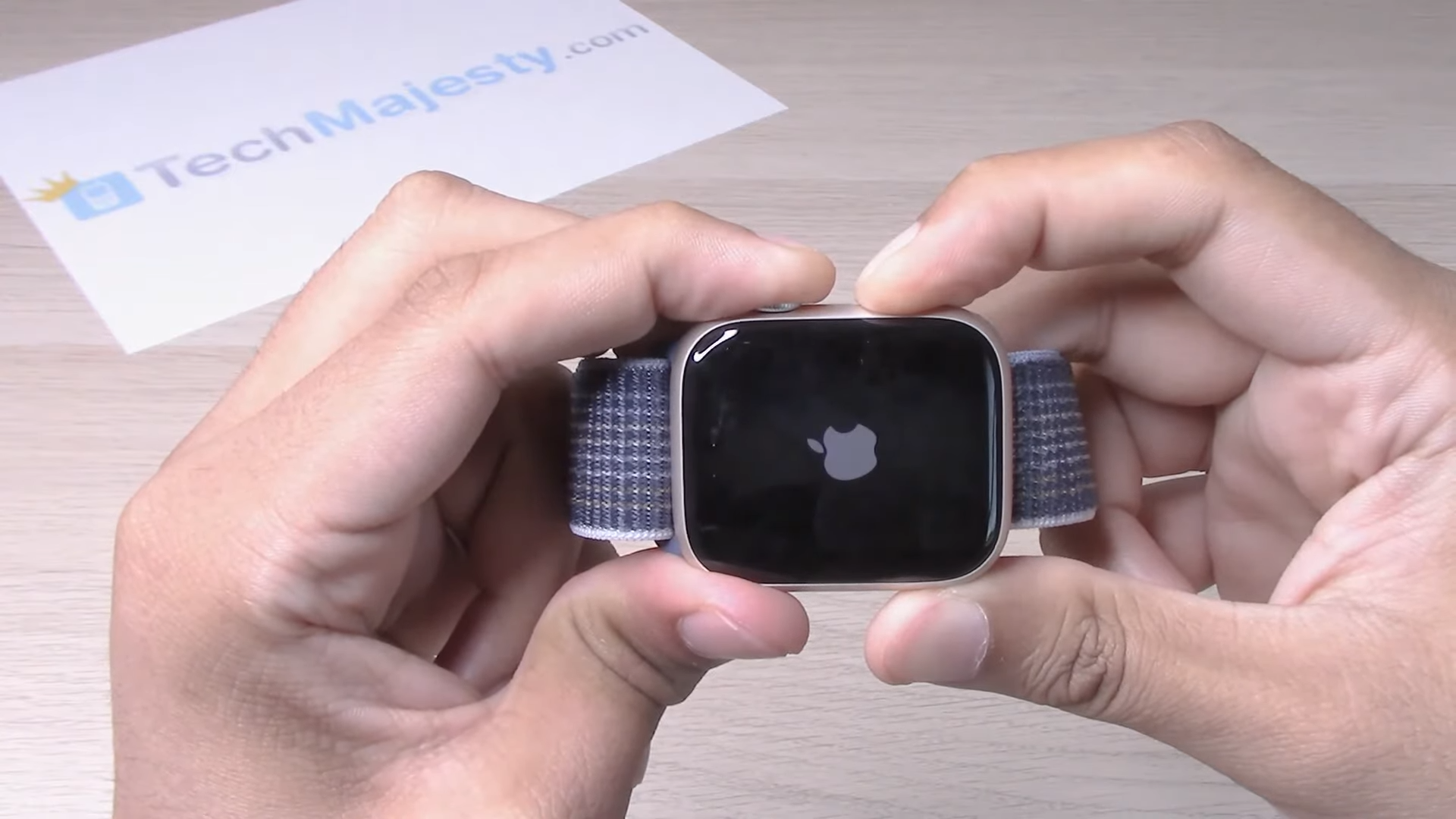 Apple logo will appear