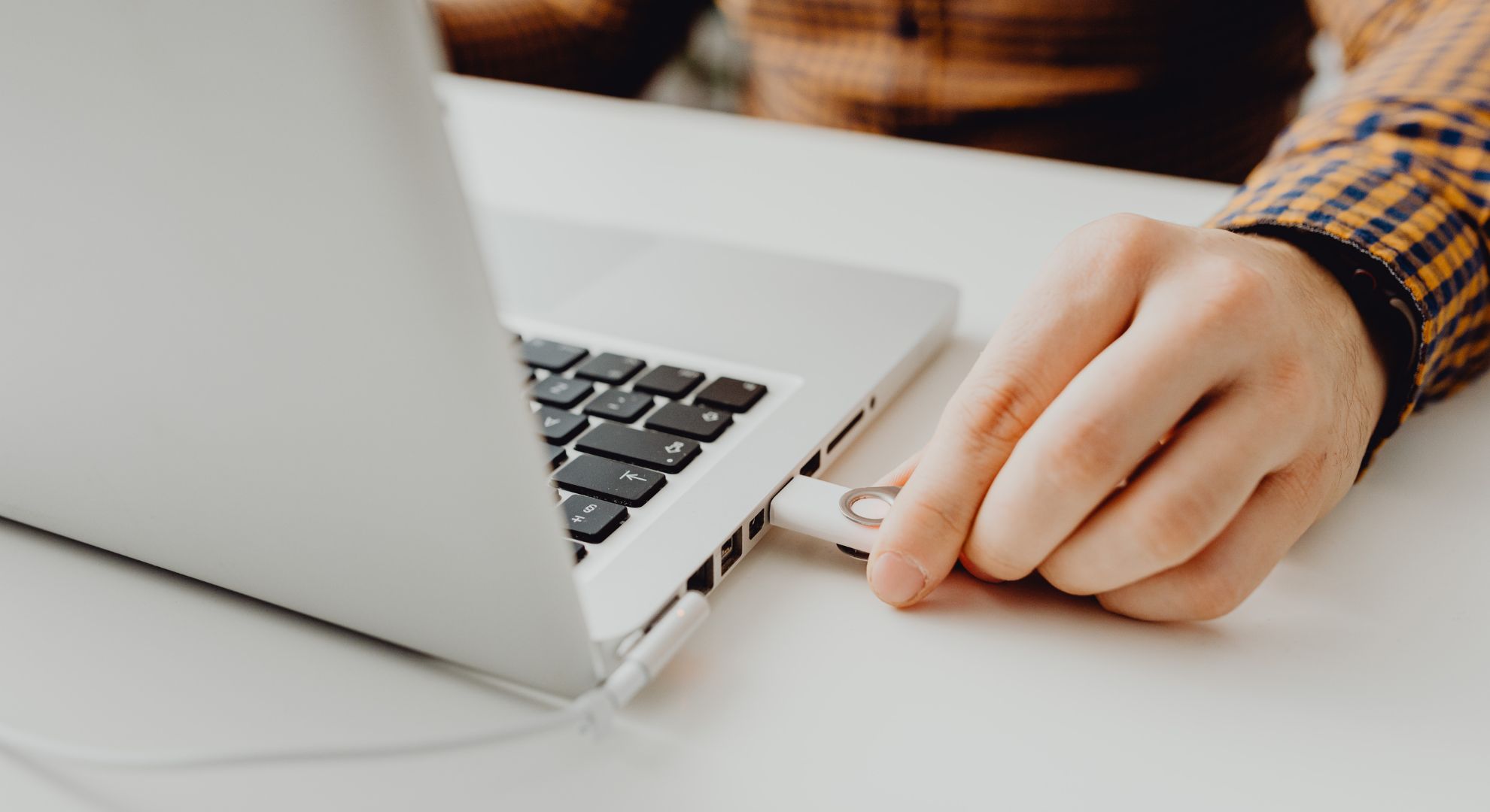 Reconnect-the-USB-Drive