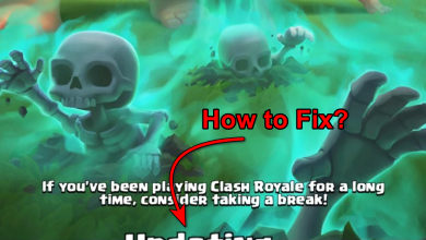 Clash Royale loading screen showing skeletons with the updating message, highlighting the stuck update problem players are trying to fix.