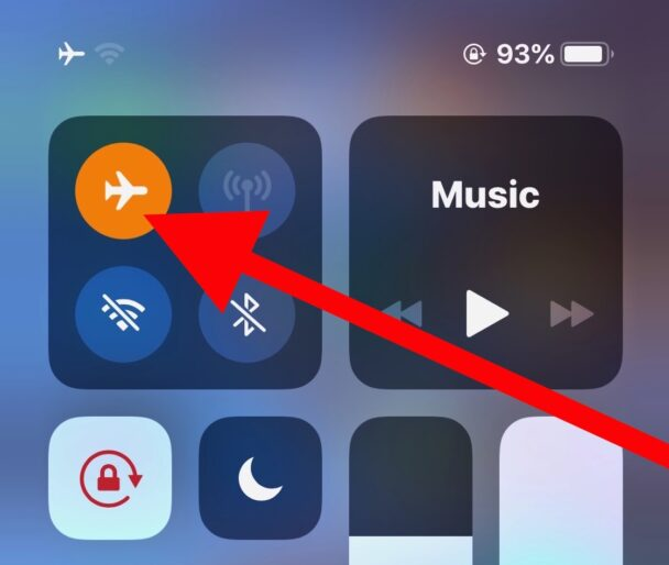 iPhone Control Center and Photos being checked while Clean Up is stuck preparing.
