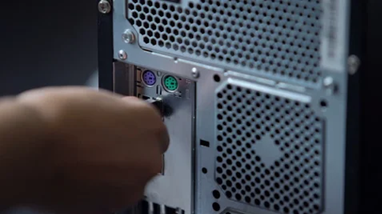 Multiple gaming input devices being unplugged so only one controller remains connected before relaunching Forza Horizon 6.