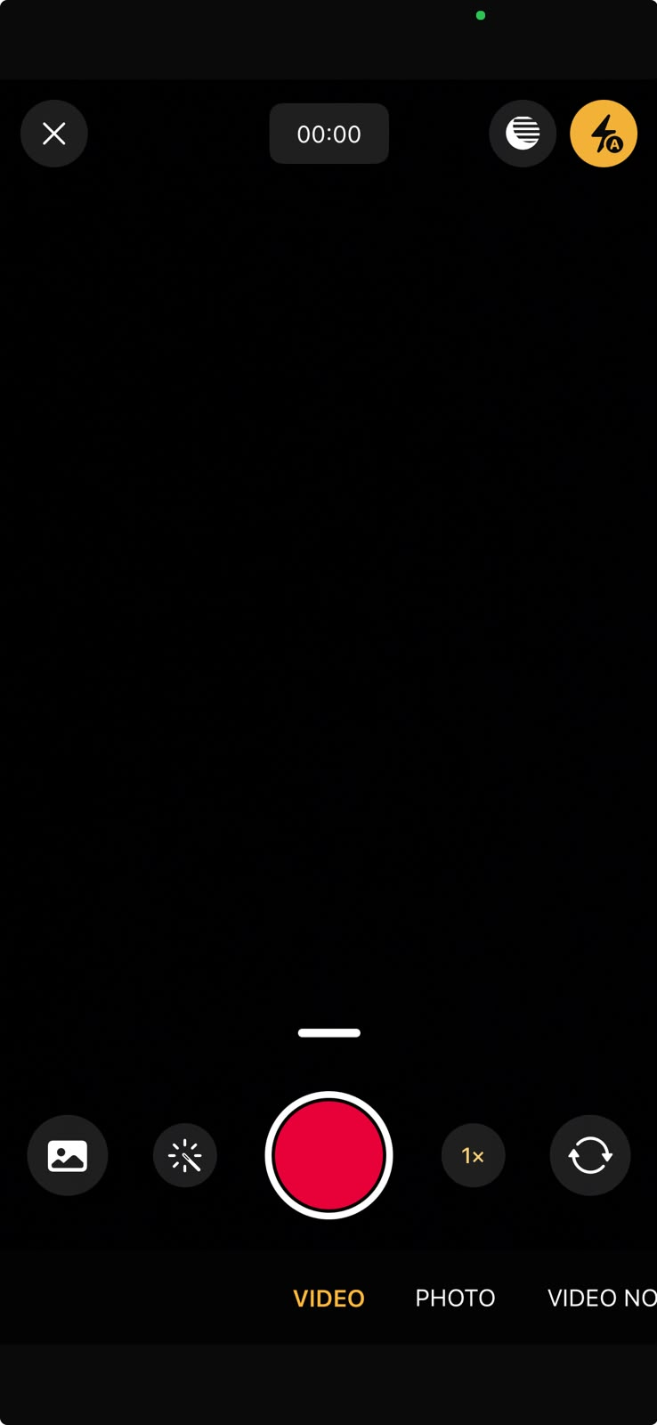 WhatsApp video preview screen being checked to see whether the HD option appears there.